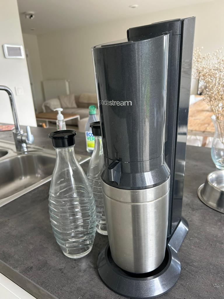 Sodastream met 2 glazen flessen, Ophalen, Gebruikt