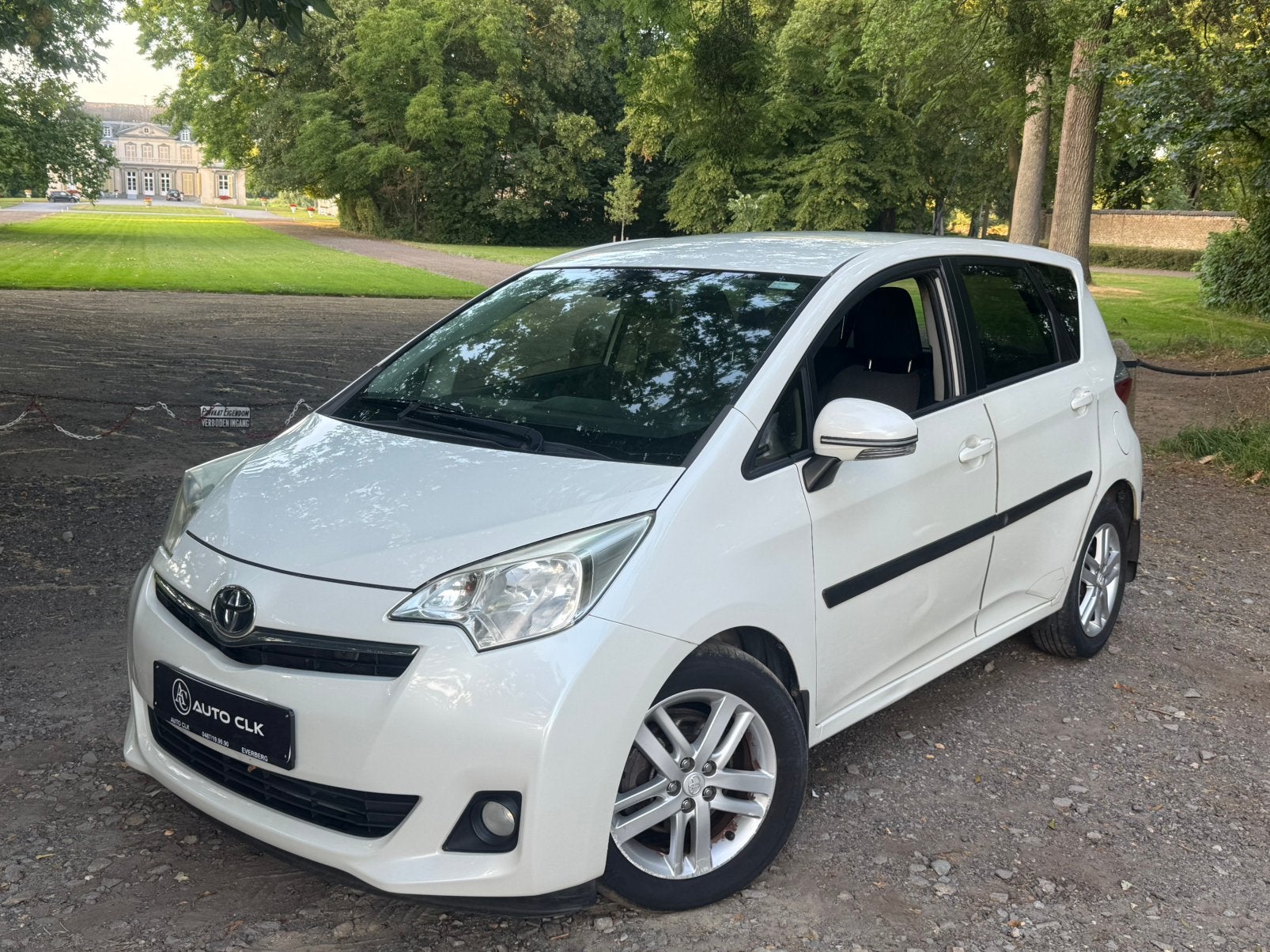 Toyota Verso-S 1.3i BENZINE 2013 AUTOMAAT Airco Camera Euro5, Auto's, Toyota, 4 cilinders, https://public.car-pass.be/vhr/0eba19f2-41d5-4dcd-b89b-04925b9b8979