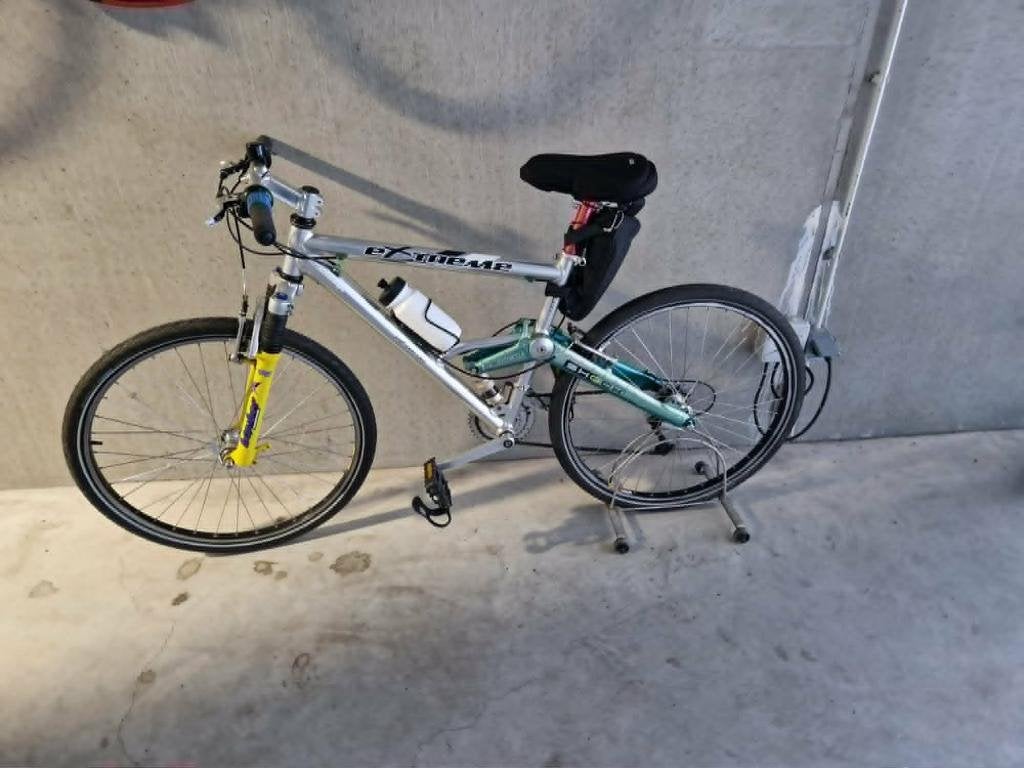 LOT DE 2 VELOS (COURSE ET VTT), Ophalen, Gebruikt, Overige merken