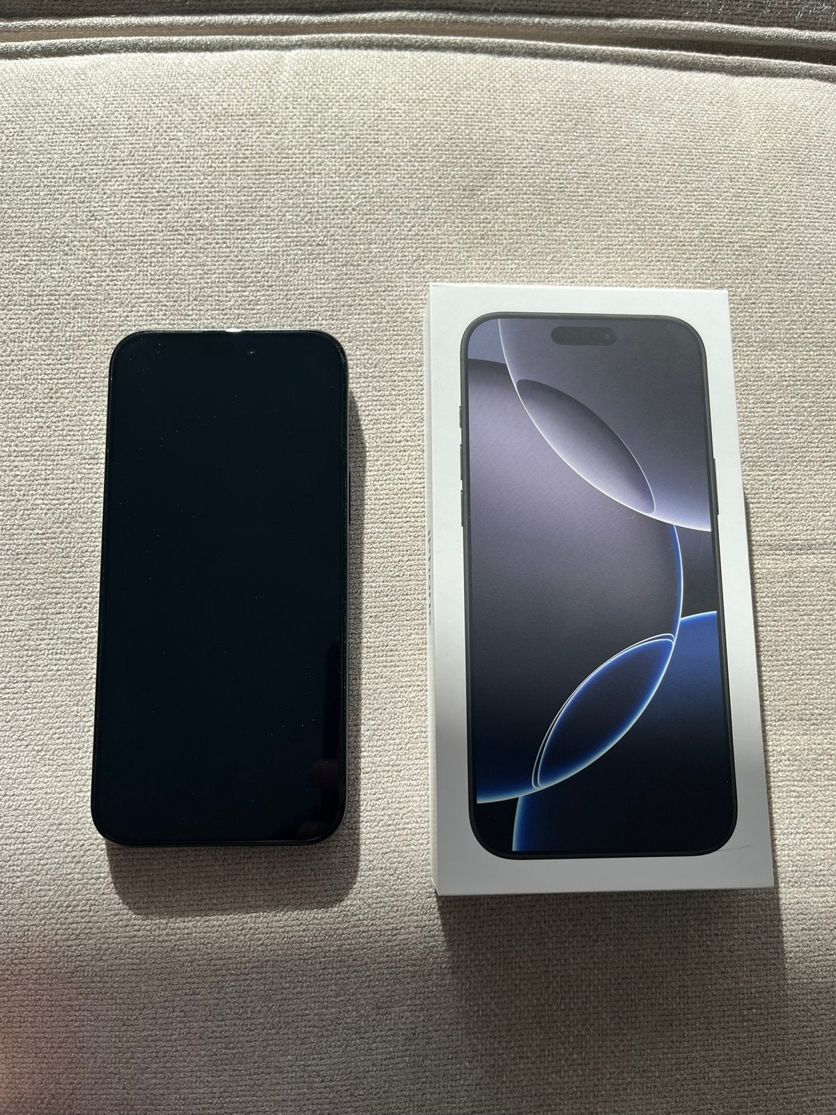 iPhone 16 Pro Max 256 Go noir - excellent état, Télécoms, Téléphonie mobile | Apple iPhone, 256 GB, IPhone 16 Pro Max, Comme neuf