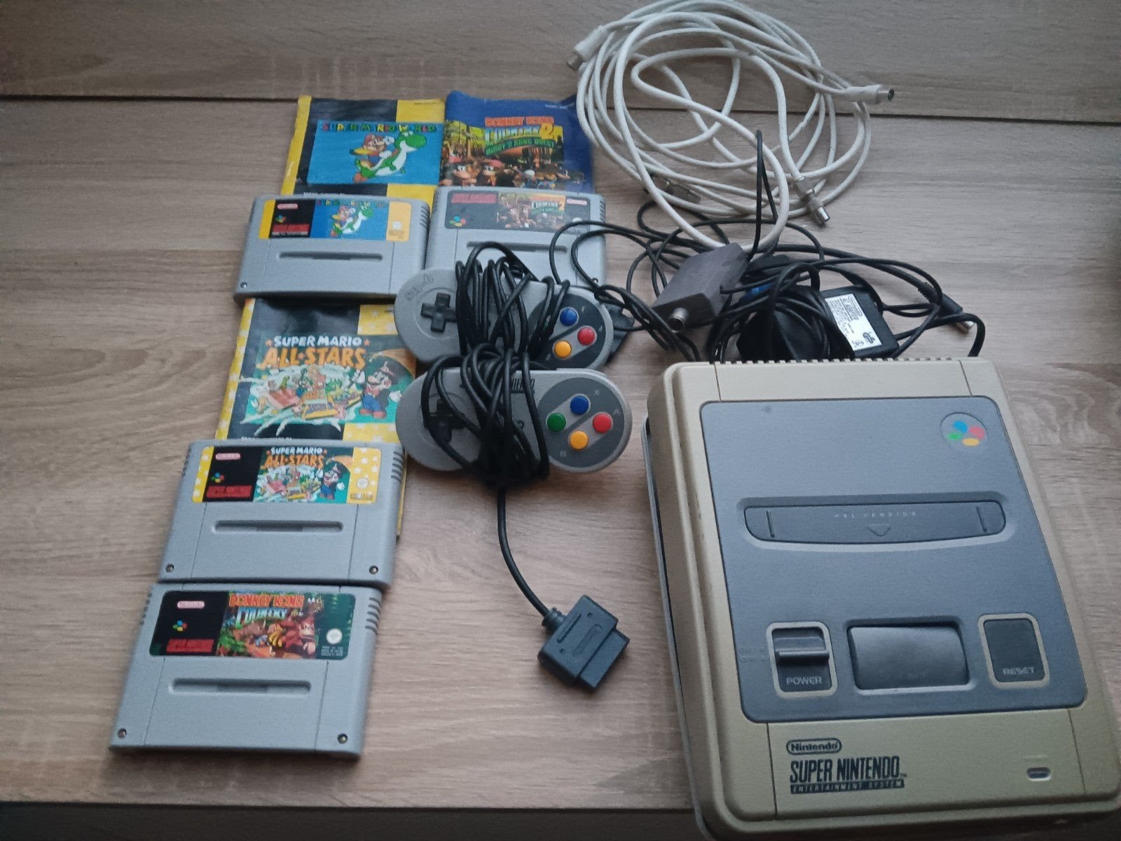AANBIEDING Lot SNES met 4 games en handleiding, Games en Spelcomputers, Ophalen of Verzenden, Gebruikt, Met 2 controllers, Met games