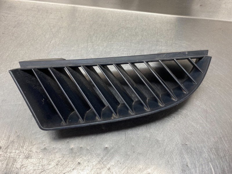 CALANDRE Mitsubishi Colt CZC (01-2006/07-2009) (|MN127773|), Utilisé, Mitsubishi