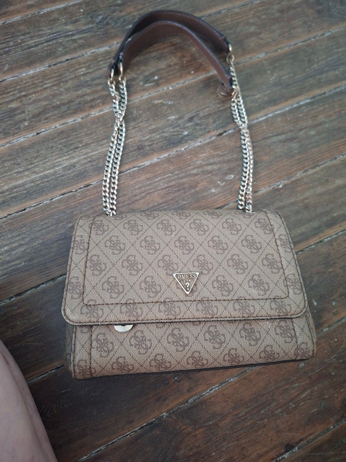 handtas Guess ophalen in Oudenaarde, Bijoux, Sacs & Beauté, Enlèvement, Beige, Sac à main
