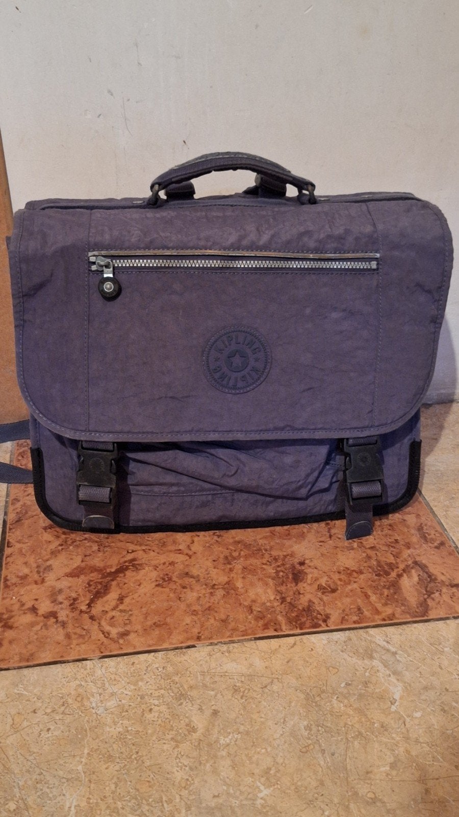 cartable kipling, Enlèvement