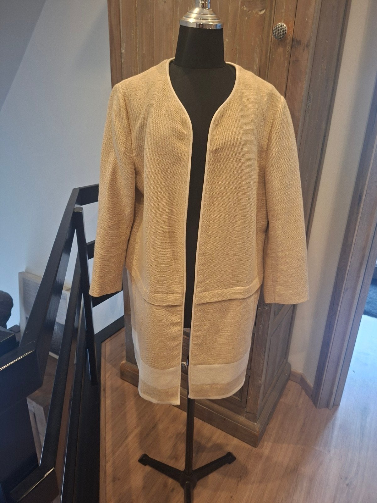 prachtige vest Eara Basic, Beige, Maat 42/44 (L), Ophalen of Verzenden, Zo goed als nieuw