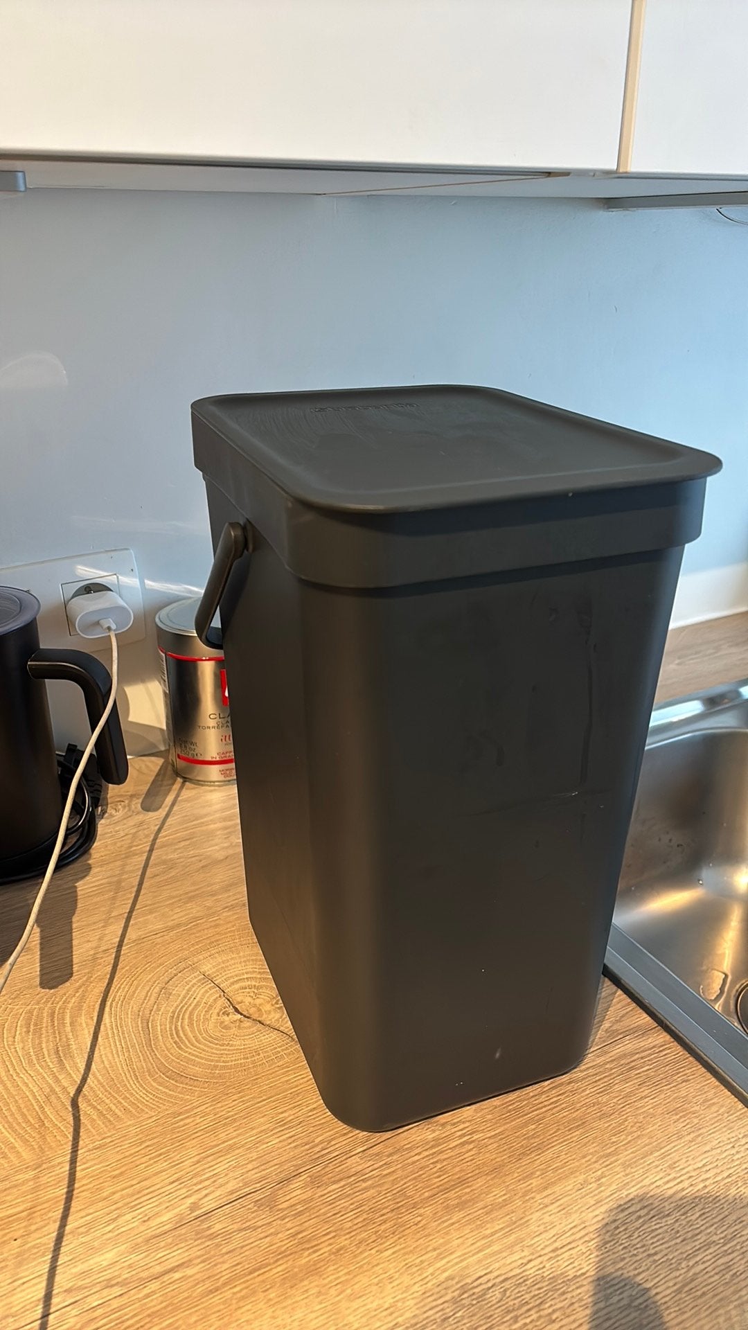 BIN small. Vuilnisbak, Ophalen, Gebruikt