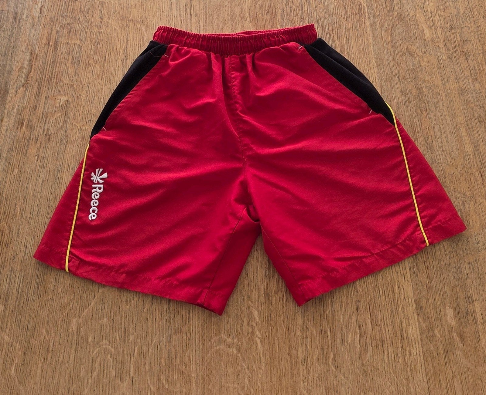 Rode short Reece maat 152, Ophalen of Verzenden