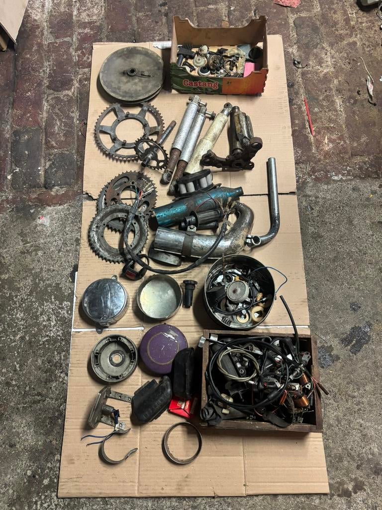 Lot de Pièces pour mobylette honda capino amigo motobecane, Enlèvement ou Envoi, Comme neuf