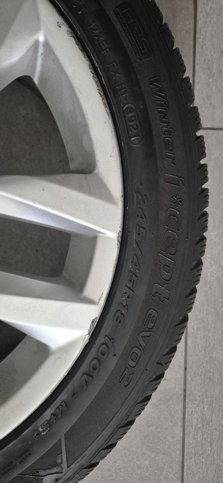 Jantes avec pneus hiver bmw 245 45 18  f10 f11 f12 f13 f06, Autos : Pièces & Accessoires, Pneus et Jantes, Véhicule de tourisme