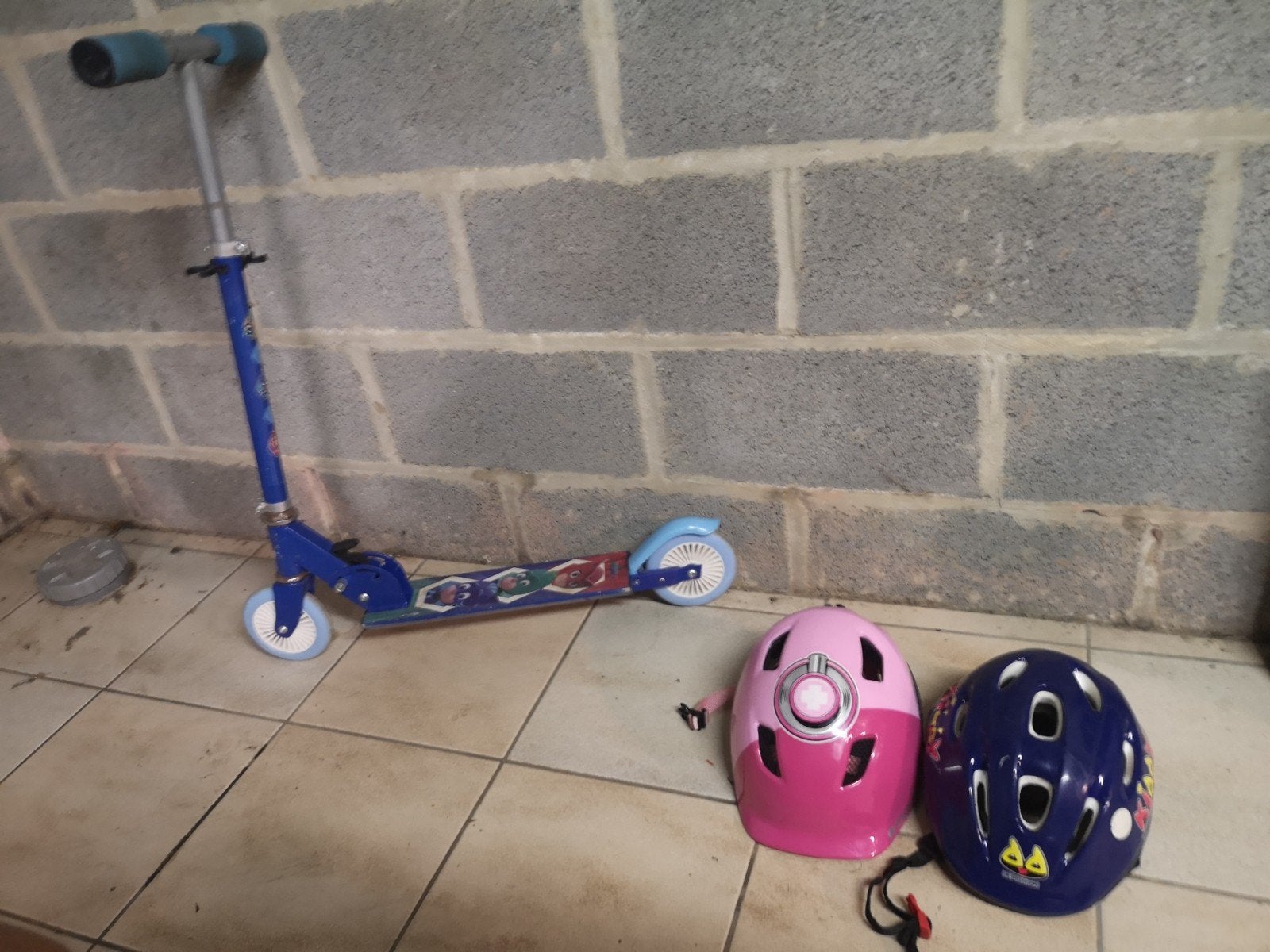 ensemble casque trottinette, Vélos & Vélomoteurs, Trottinettes, Utilisé