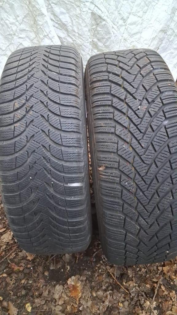 4 Winterbanden Michelin en continental 205/85 r16H, Auto-onderdelen, Banden en Velgen, Winterbanden, Ophalen