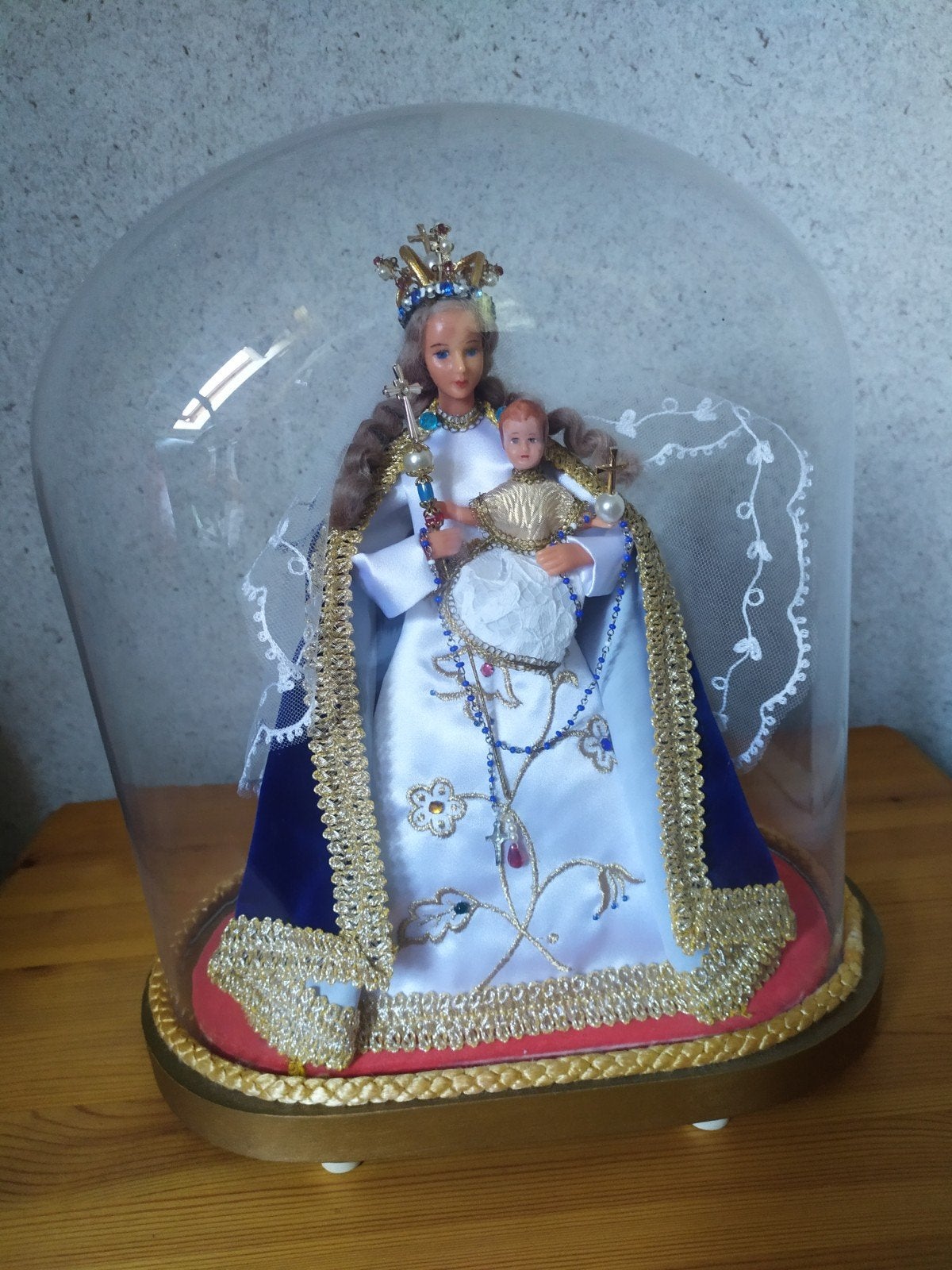 Antieke heilige Maria met kindje onder stolp jaren '60, Ophalen