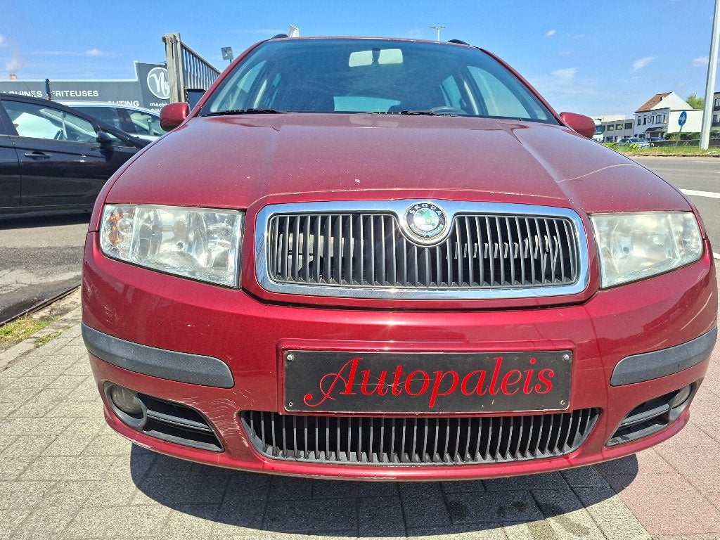 Skoda Fabia SW 1.4 TDi, Autos, Skoda, Electronic Stability Program (ESP), Achat, Entreprise, Boîte manuelle