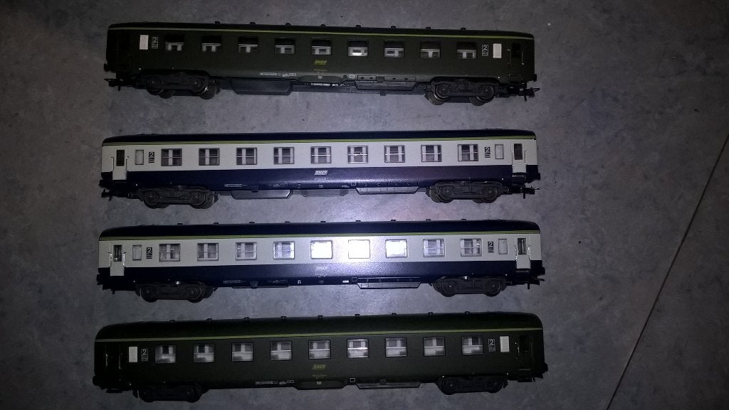 Lot Lima H0 SNCF DEV AO 4 Voitures couchettes B8c8, Enlèvement ou Envoi, Wagon, Comme neuf, Courant continu ou Courant alternatif