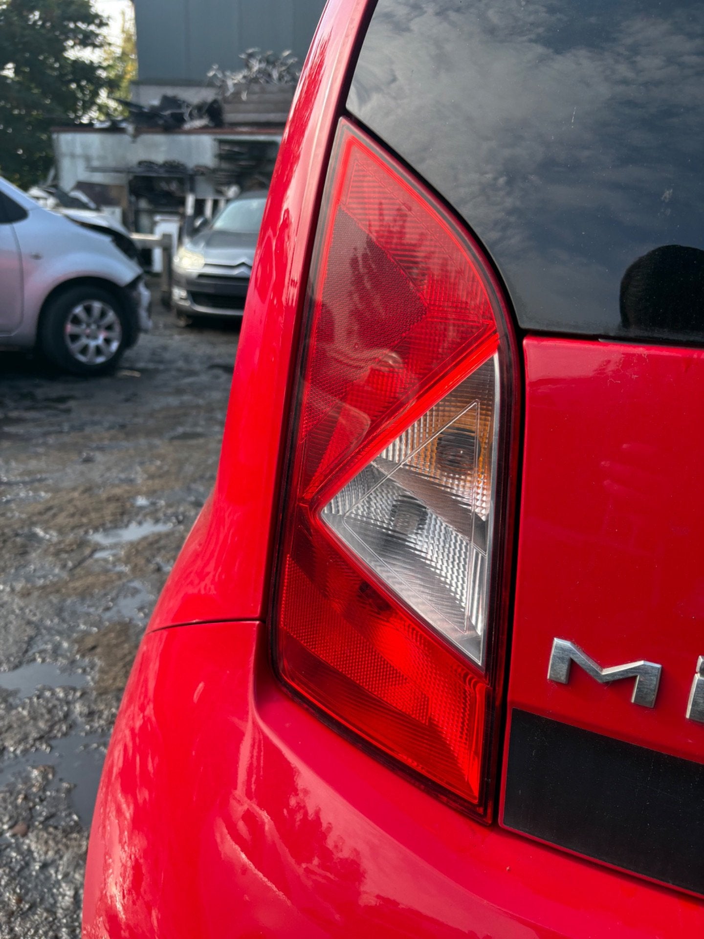 Achterlicht links Seat Mii, Gebruikt, Deur, Autovia A-2, Km 585 585
08760  Martorell, ES, SEAT S.A.