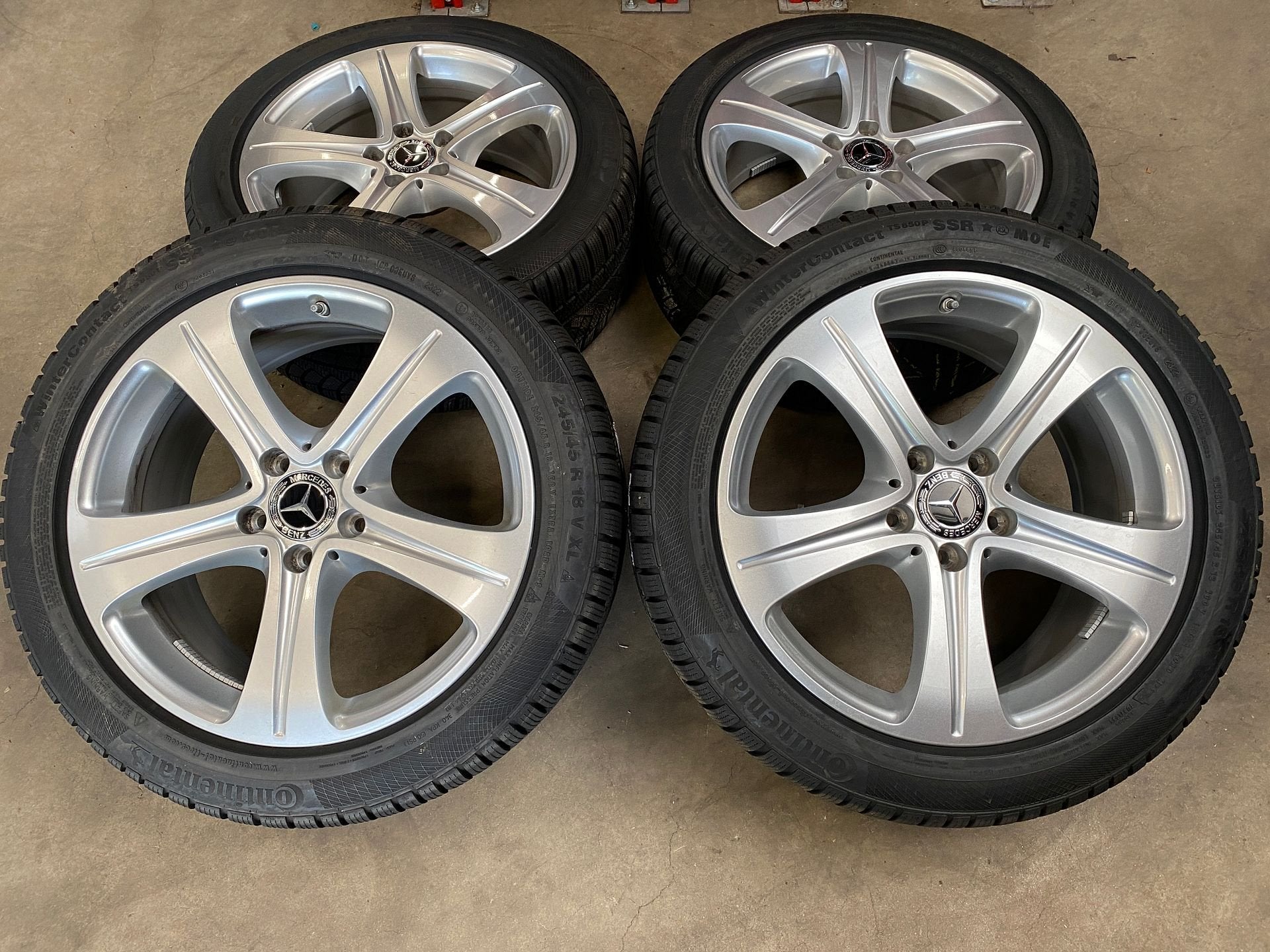 18 inch originele velgen + winterbanden MB E klasse W213, Autos : Pièces & Accessoires, Pneus et Jantes, Véhicule de tourisme