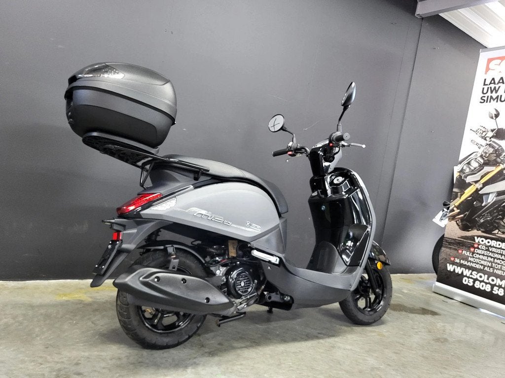 SYM Mio 50 - A klasse voor iedereen (25/u), Motos, Scooter, Entreprise, Jusqu'à 11 kW, Sym