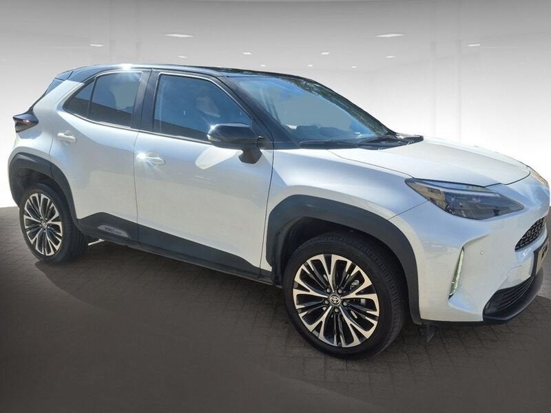 Toyota Yaris Cross 1.5Hybride, Automaat, Emergency brake assist, Zwart, 0 kW