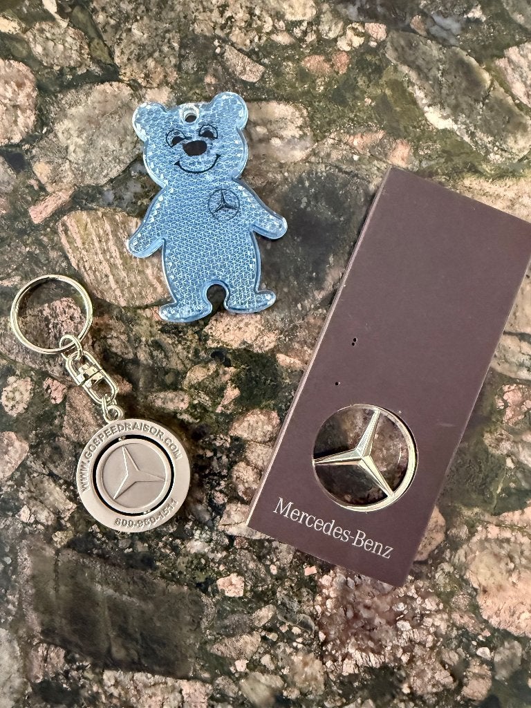 Ensemble porte-clefs "MERCEDES", Collections, Porte-clés, Enlèvement, Comme neuf, Marque