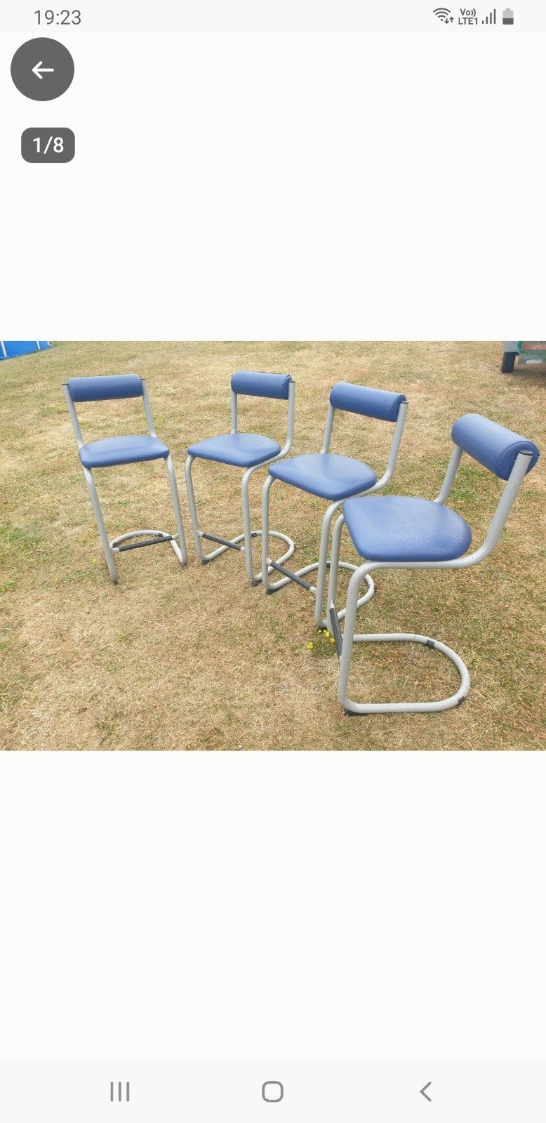4 chaises hautes, Enlèvement