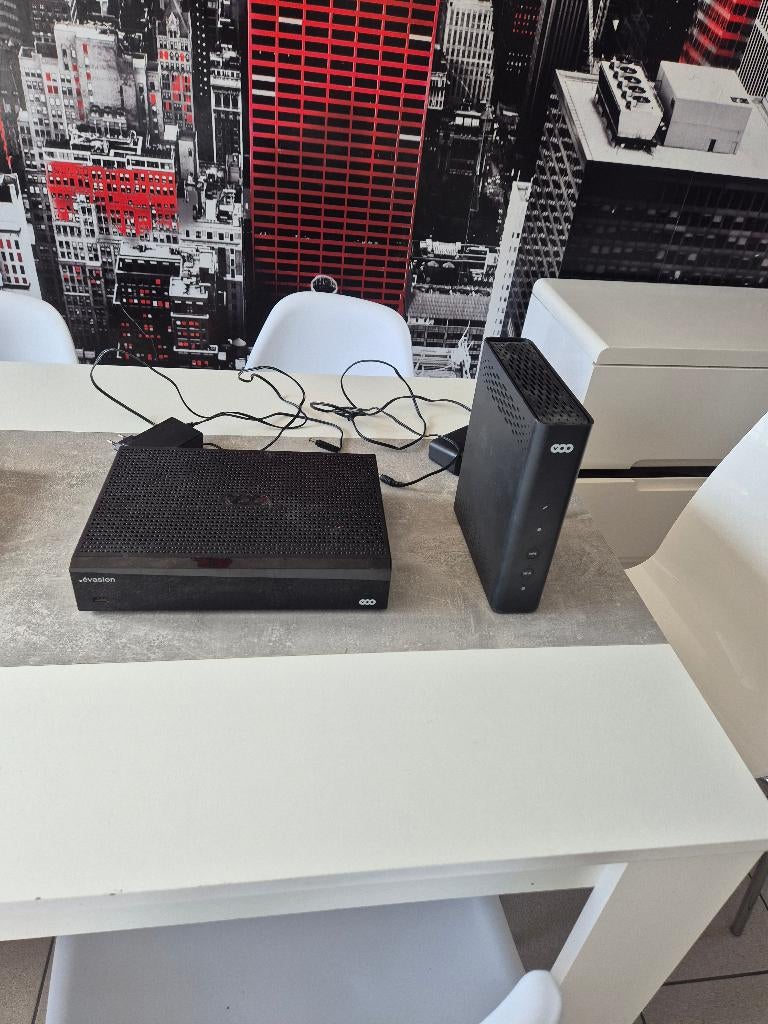 Decodeur et modem  voo, Enlèvement, Utilisé, Routeur avec modem