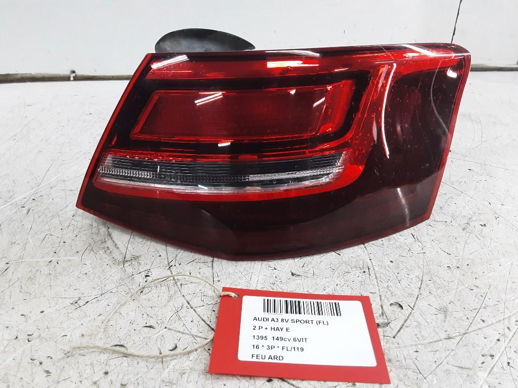 ACHTERLICHT RECHTS Audi A3 (8V1 / 8VK) (8V3945070), Gebruikt, Mevr. I. Hauben, Audi, Rue de l'Espoir 34 34
4030  GRIVEGNÉE, BE