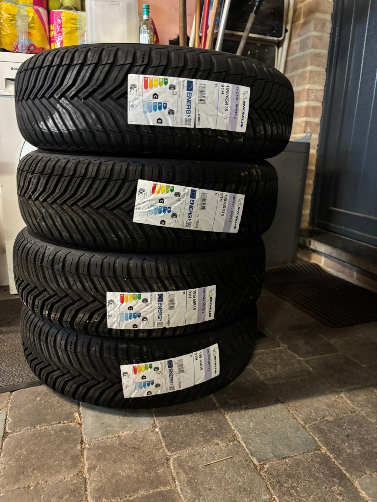 Michelin cross climate2 neuf 195/65r15, Autos : Pièces & Accessoires, Pneus & Jantes, Neuf, 15 pouces, 4 Saisons, Pneu(s)