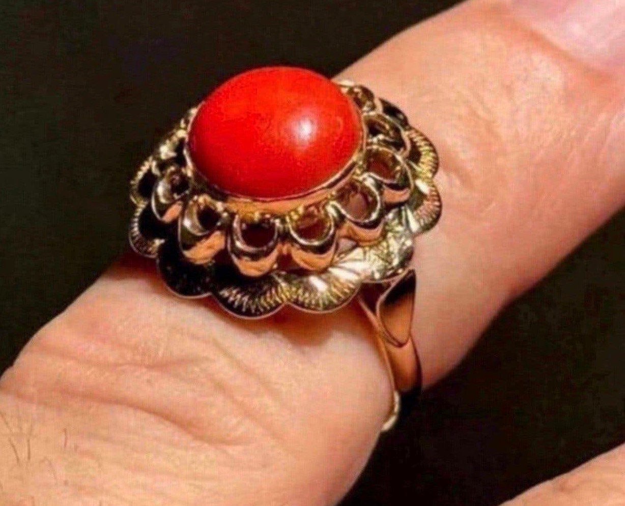 Prachtige vintage 14K gouden ring met bloedkoraal- maat 16mm, Geel, Ophalen of Verzenden, Kleiner dan 17, Dame