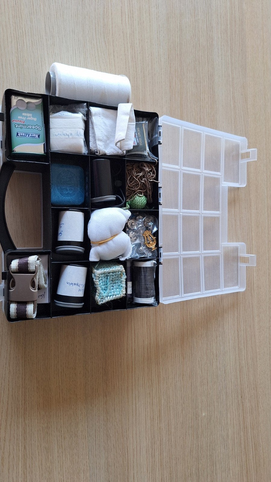 naaigerei met doos allerlei 4€, Hobby en Vrije tijd, Ophalen