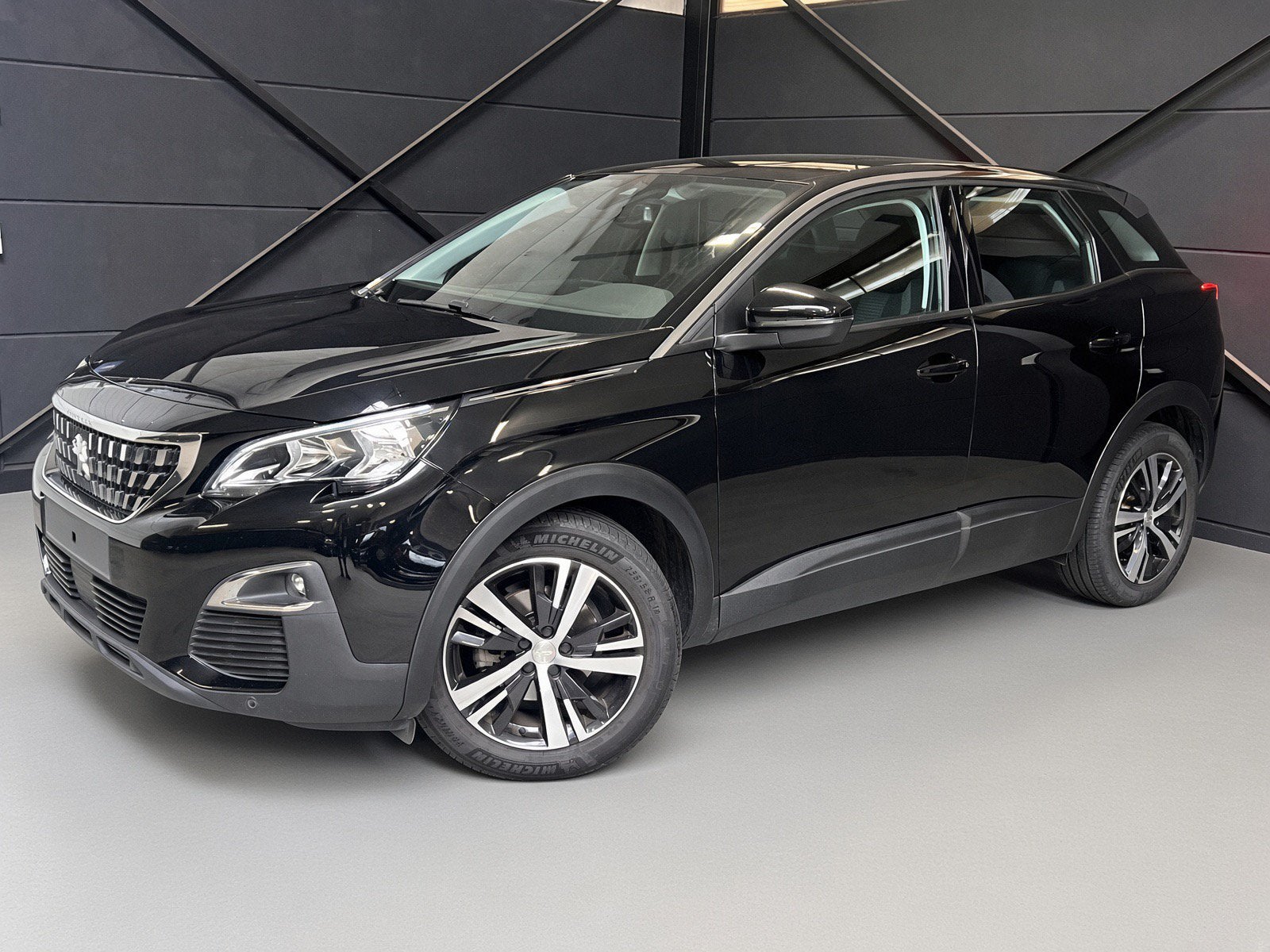 Peugeot 3008 Alure 1.2i Automaat,bj2017, 75.000km. 1j garant, Stof, Zwart, 5 zetels, 5 deurs