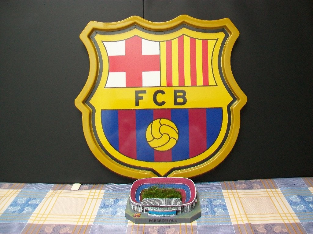 FC Barcelona Camp Nou Stadion - Grass Piece - Gras - Spanje, Ophalen of Verzenden, Zo goed als nieuw, Overige typen