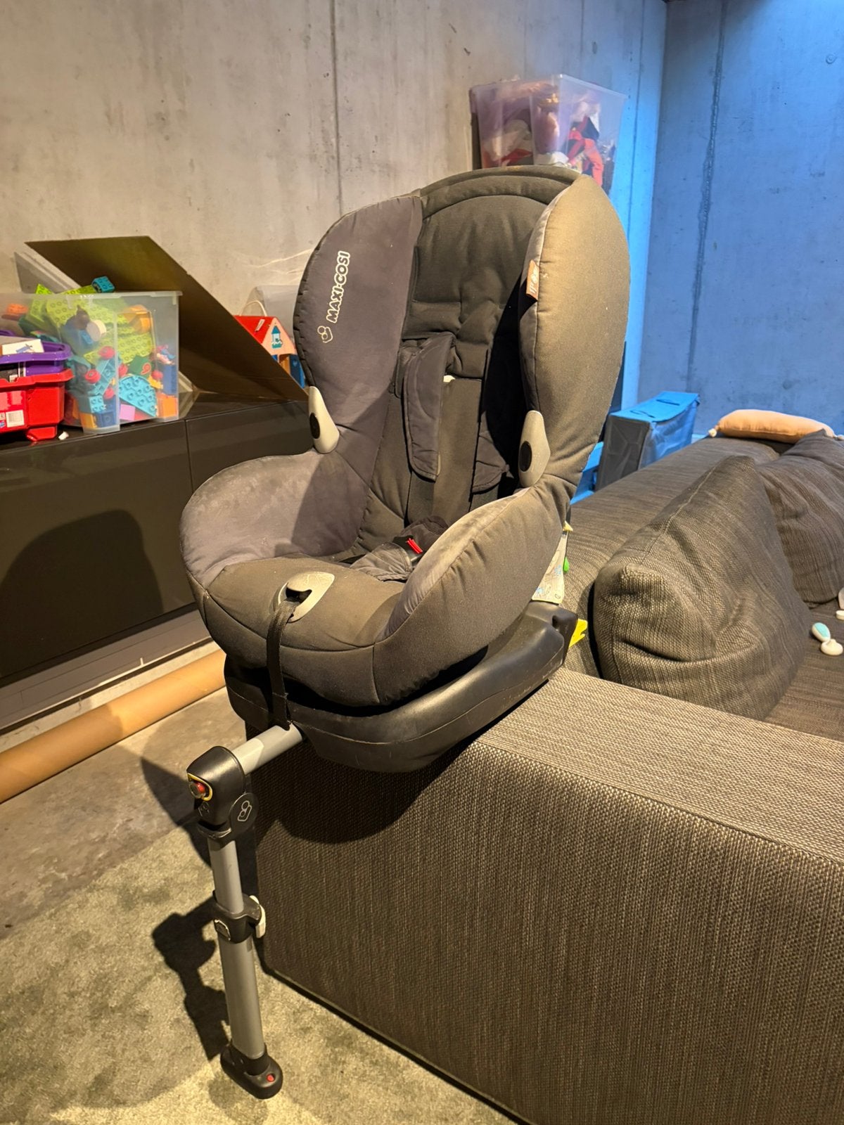 Maxi-Cosi autostoel met steunvoet – stevig en veilig, Kinderen en Baby's, Autostoeltjes, Ophalen, Maxi-Cosi, Isofix