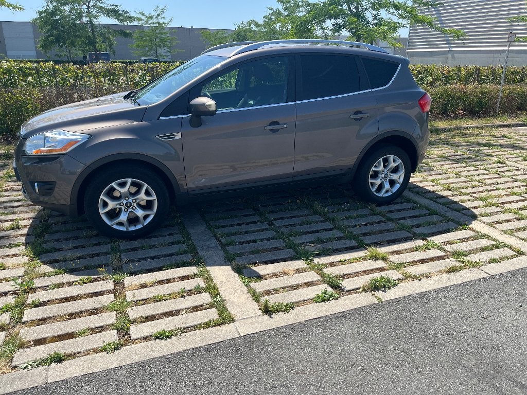 Ford Kuga DPF 2.0TDCI 103KW 140CH Etat Neuf, Autos, Ford, 100 kW, Euro 5, Achat, Autres couleurs