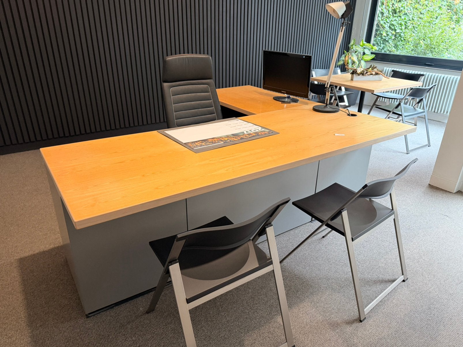 Set bureau en vergaderen, Ophalen, Bureau