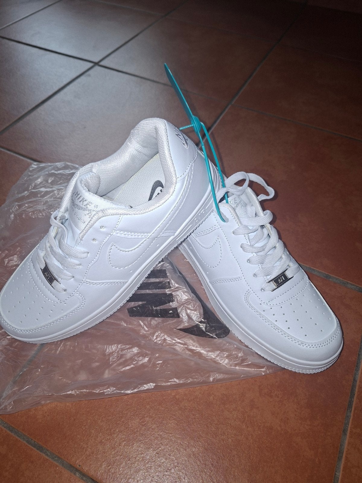 je vend barquette Nike 39 nouveau à 35€, Enlèvement ou Envoi