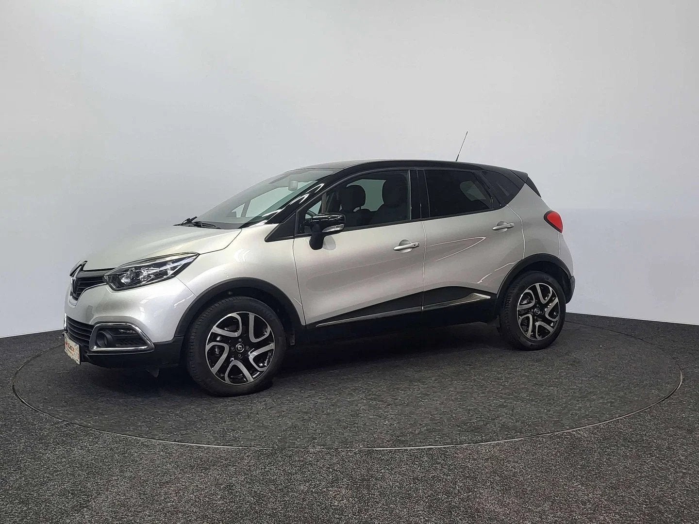 Renault Captur 1.2 TCe | 2016 | 88.965 km | Automaat | Radio, Autos, 1197 cm³, Argent ou Gris, Achat, Euro 6