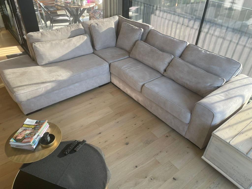 L-vormige design sofa – Greige Velvet, Ophalen, Hoekbank, 75 tot 100 cm, Zo goed als nieuw