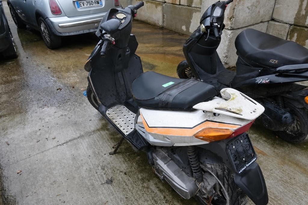 Kewaye 50 matrix pour pièces ou à réparer prix à discuter, Vélos & Vélomoteurs, Enlèvement, Comme neuf