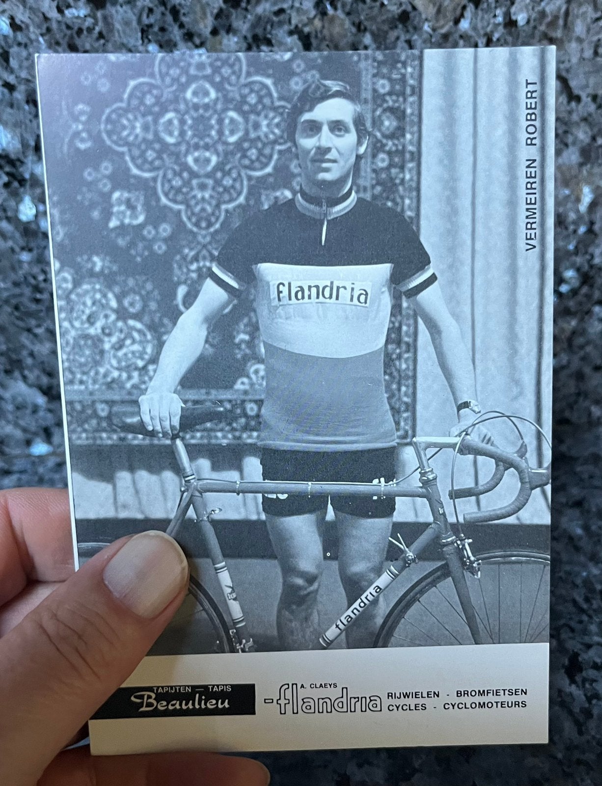 Le cycliste Robert Vermeiren champion de Flandrie belge, Enlèvement, Comme neuf