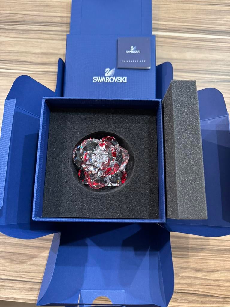 Swarovski rode roos, Verzamelen, Ophalen of Verzenden, Zo goed als nieuw