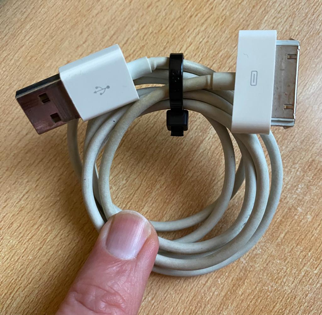 Câble chargeur pour iPhone 4 d’origine Apple, Enlèvement ou Envoi, Comme neuf, Apple iPhone