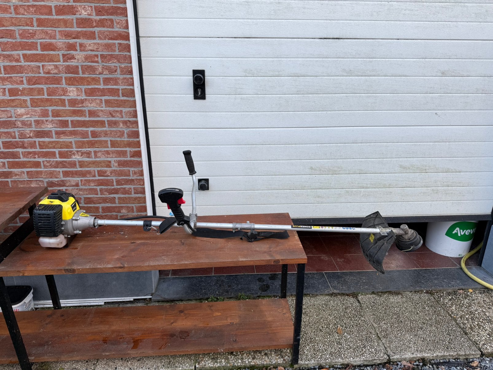 Powerplus POWXG30410 benzine-bosmaaier en grastrimmer, Jardin & Terrasse, Enlèvement, Comme neuf, Essence