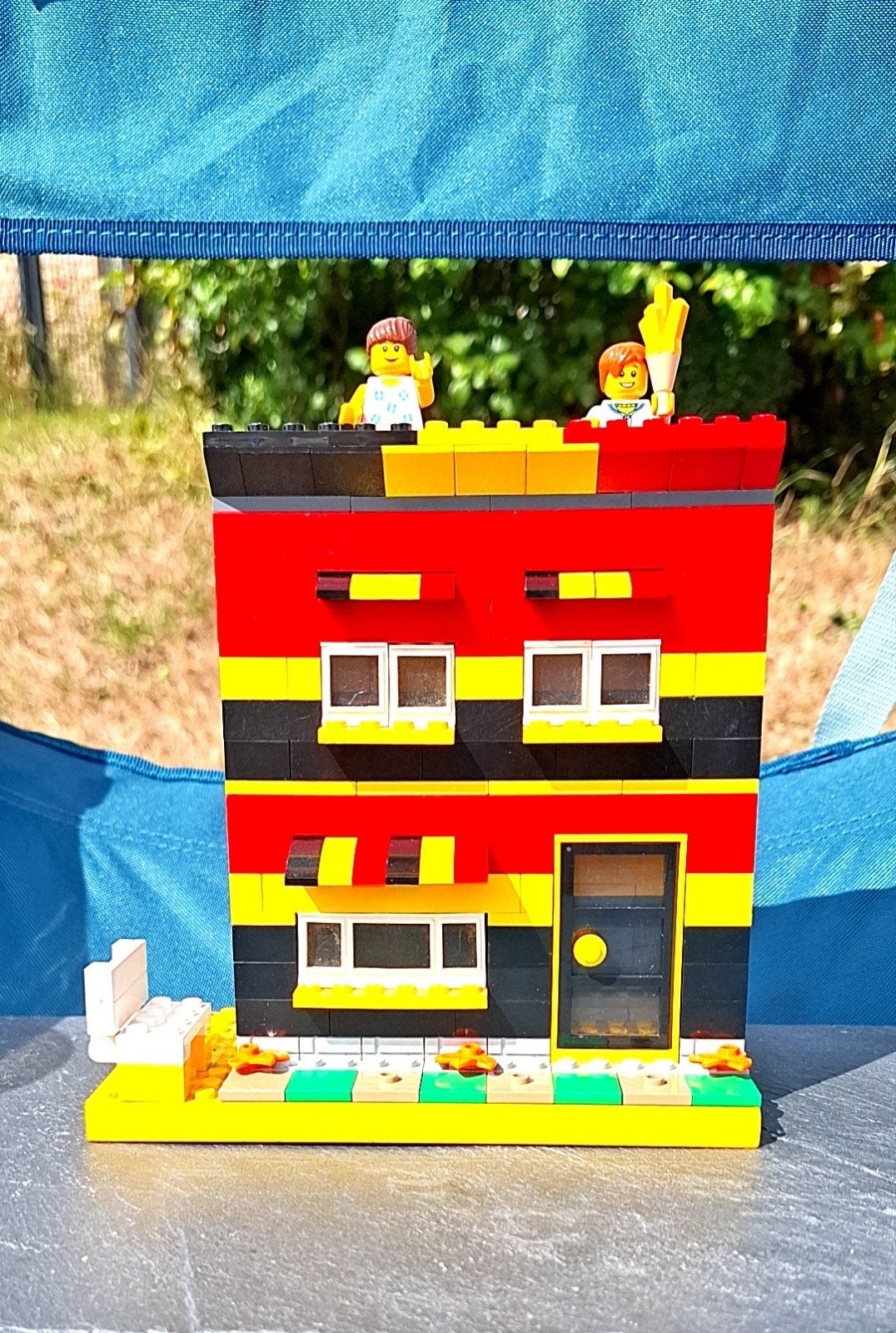 Maison LEGO aux couleurs de la Belgique – Création uniq, Enlèvement ou Envoi