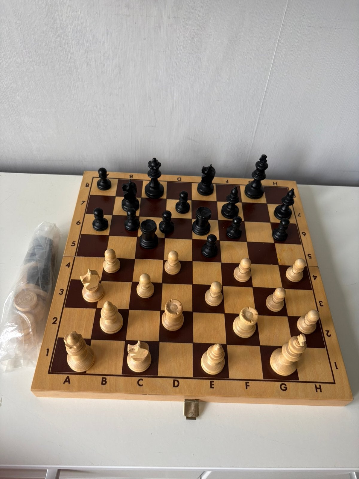 Coffret, jeux de dames et d’échecs en bois., Enlèvement ou Envoi