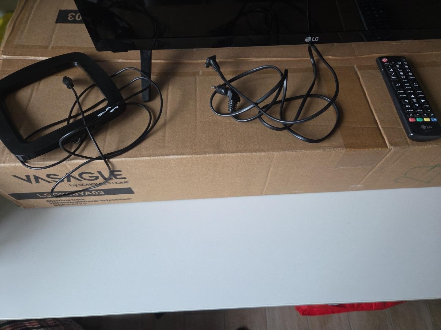 TV LG 28 pouces (71 cm) + télécommande + antenne TNT – Bon é, TV, Hi-fi & Vidéo, Enlèvement, Utilisé