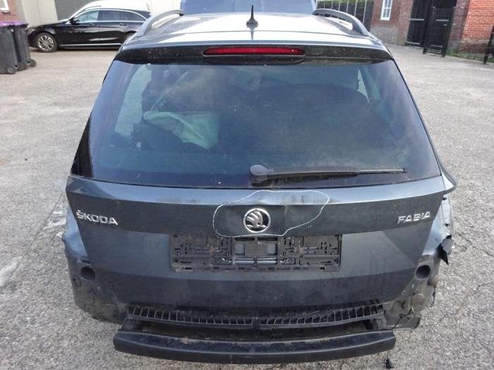 Hayon d'un Skoda Fabia (LF7Y), -, Haillon arrière, Utilisé, Skoda