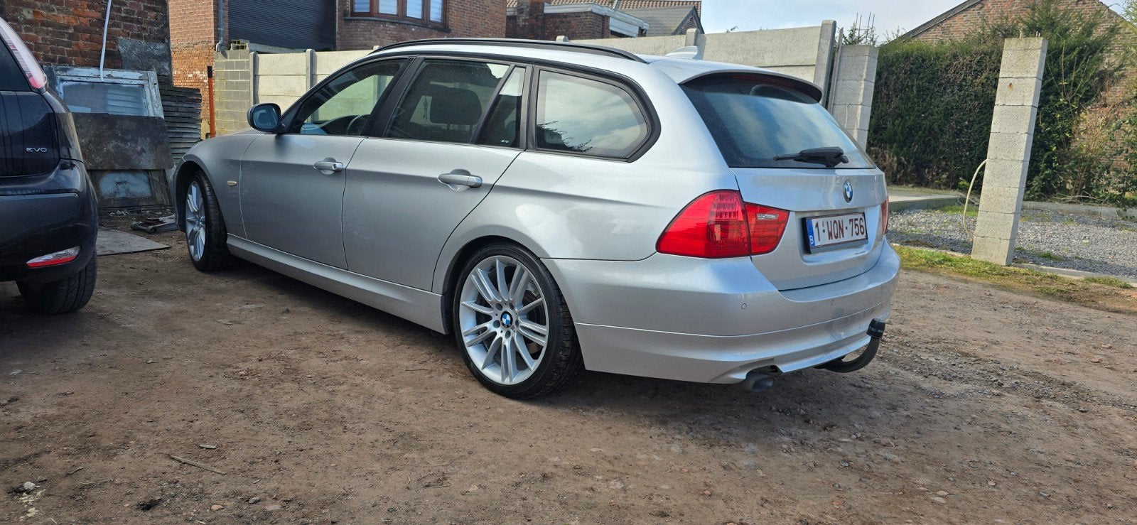 bmw 318d touring euro 5, Auto's, BMW, Automaat, Euro 5, Achterwielaandrijving, Zwart