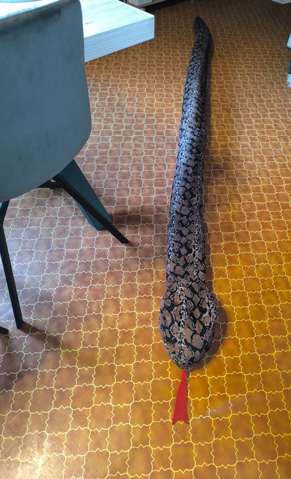 Cuddle snake + - 3 mètres, Enfants & Bébés, Jouets | Peluches, Utilisé, Autres types, Overige karakters, IKEA, Grand (plus de 80 cm)