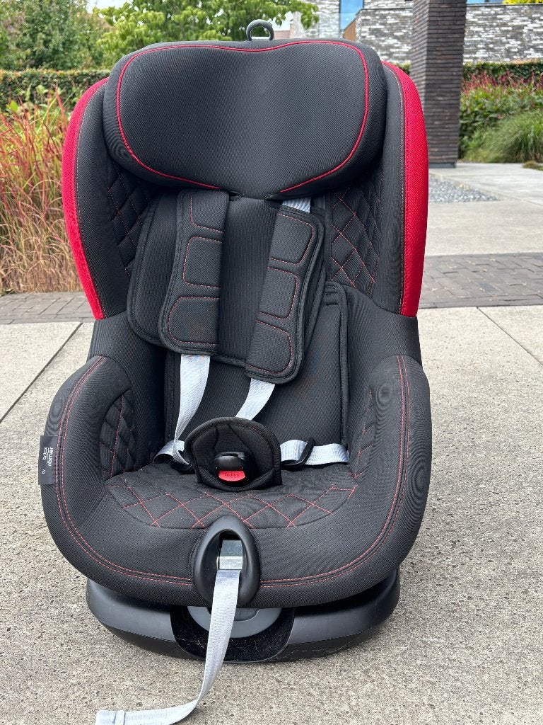 Audi I-Size kinderstoel, 1-3 jaar, zwart-rood, Enfants & Bébés, Sièges auto, Autres marques, Comme neuf, Isofix, Mode veille