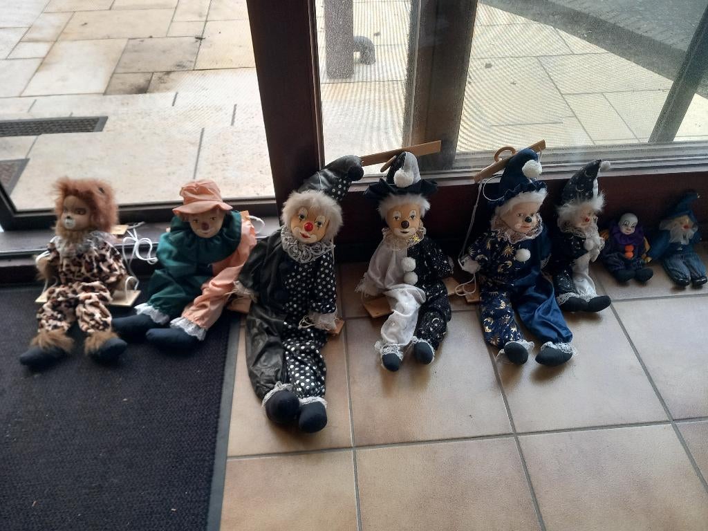 8 poppen waarvan 7 clowns, Verzamelen, Poppen, Ophalen of Verzenden
